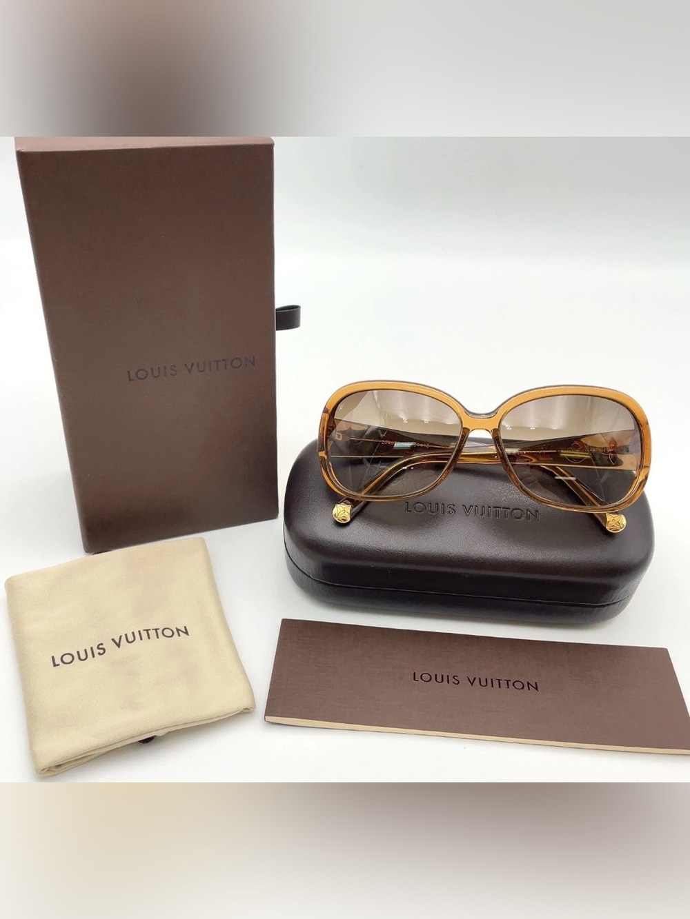 Auth LV ZO460E Obsession GM 59
15 Sunglasses Glitter Honey W/
Box - Picture 16 of 16